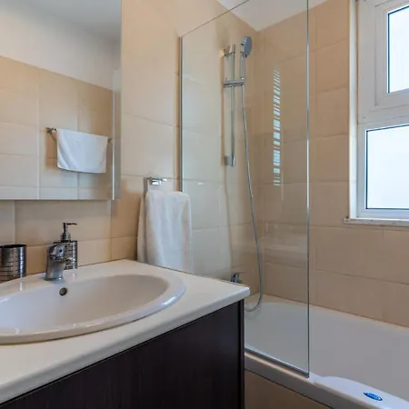 Harbor 204: Stylish 1-bedroom In شقة